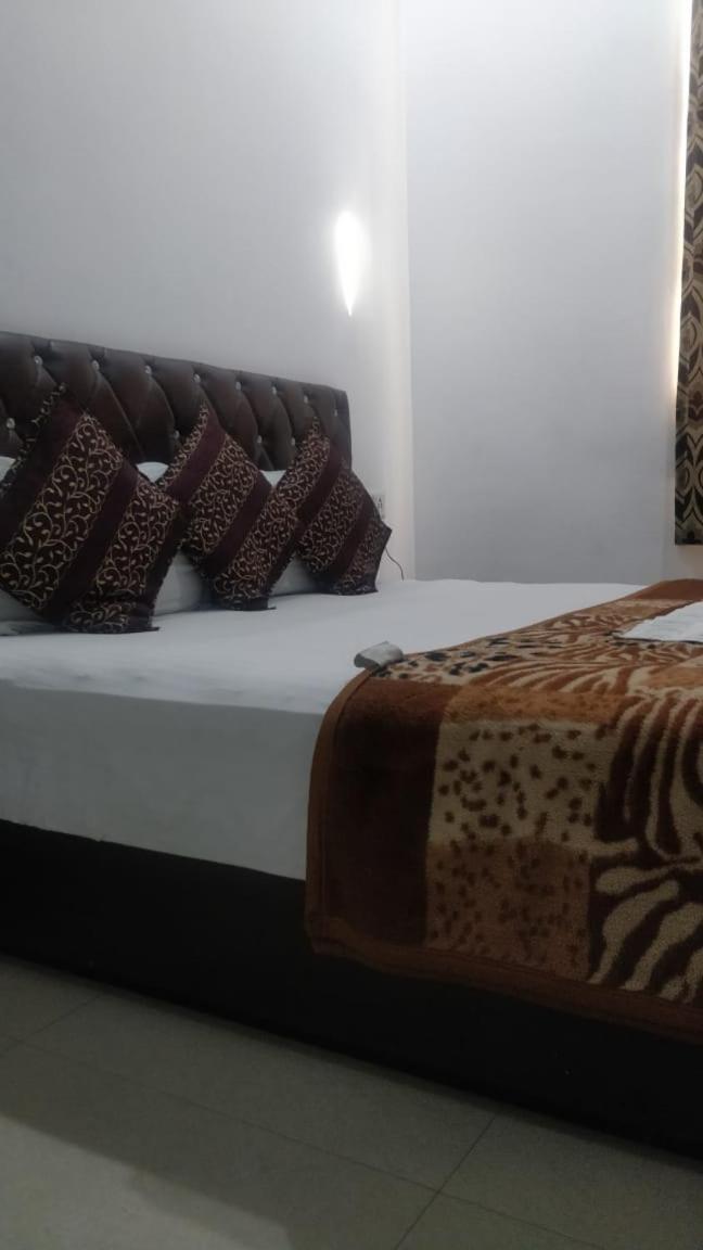 Hotel Alpha Inn By Sonachi Amritsar Eksteriør billede